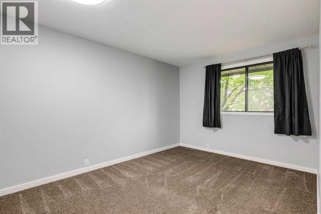 Single Family House for Sale in   Dalton Drive NW Dalhousie Calgary 