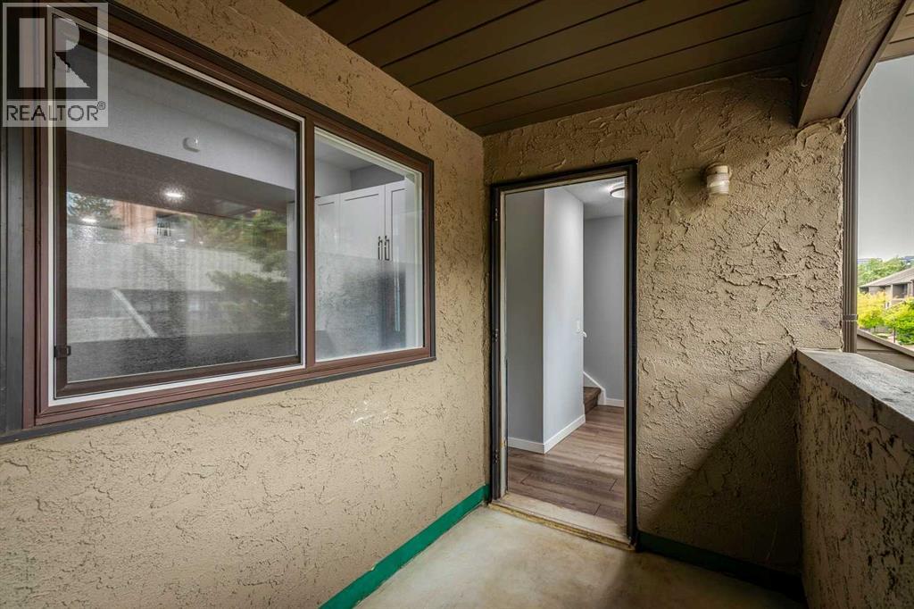 Single Family House for Sale in   Dalton Drive NW Dalhousie Calgary 