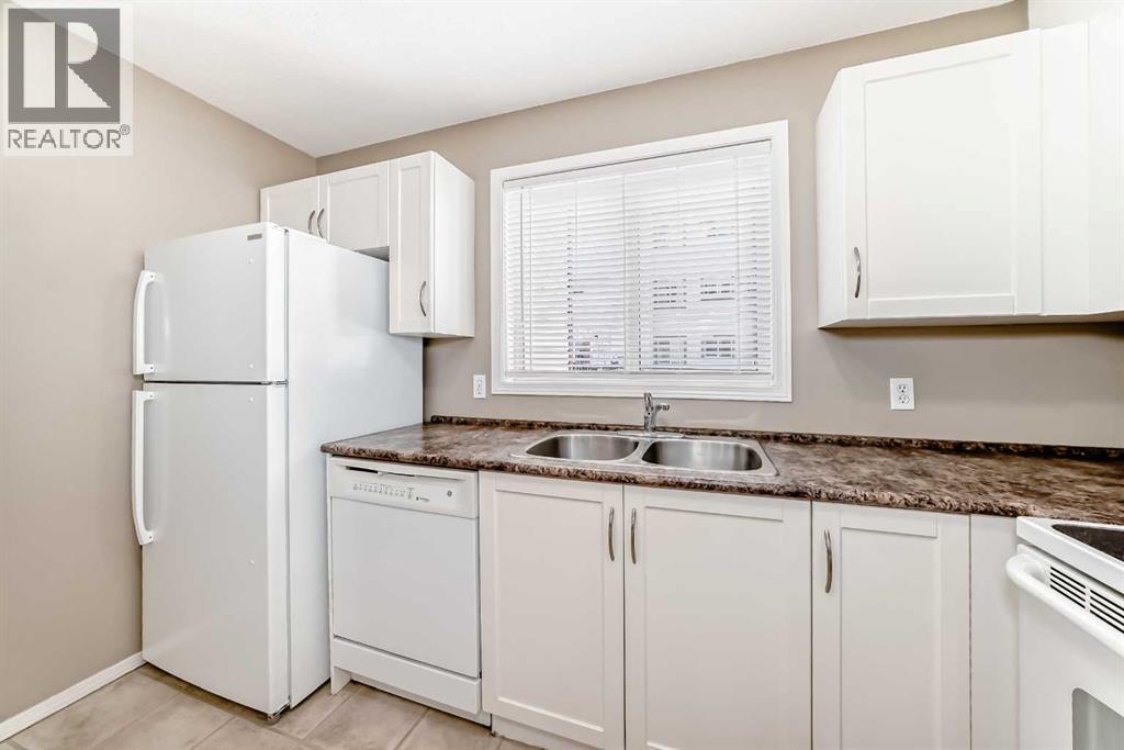 505 Railway Street West, Cochrane