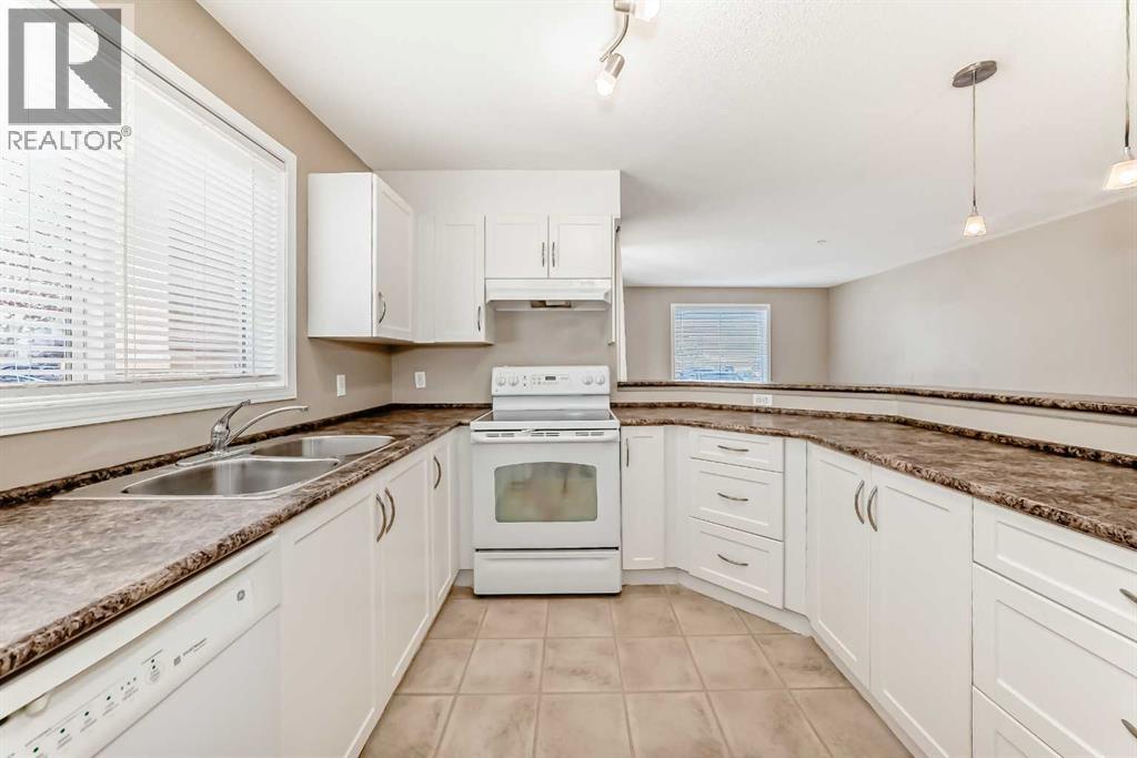 505 Railway Street West, Cochrane