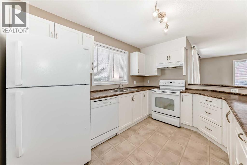505 Railway Street West, Cochrane