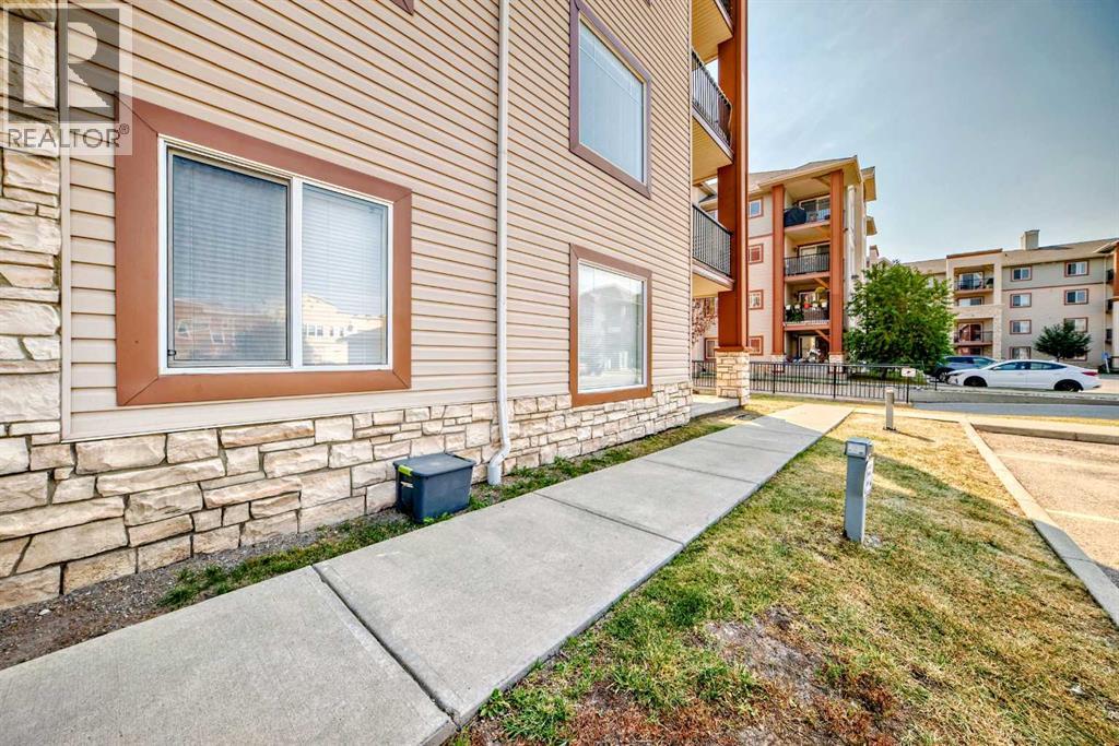 505 Railway Street West, Cochrane
