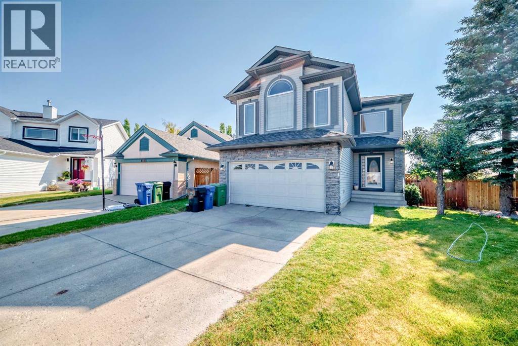 Single Family House for Sale in  Covette Bay NE Coventry Hills Calgary 