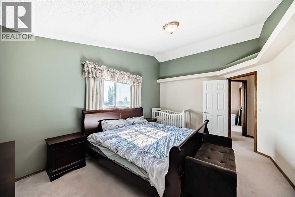 Single Family House for Sale in  Covette Bay NE Coventry Hills Calgary 