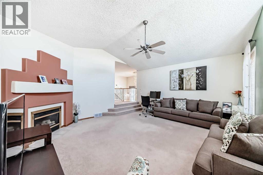 Single Family House for Sale in  Covette Bay NE Coventry Hills Calgary 