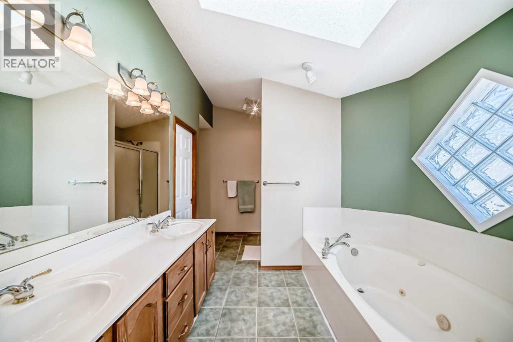 Single Family House for Sale in  Covette Bay NE Coventry Hills Calgary 
