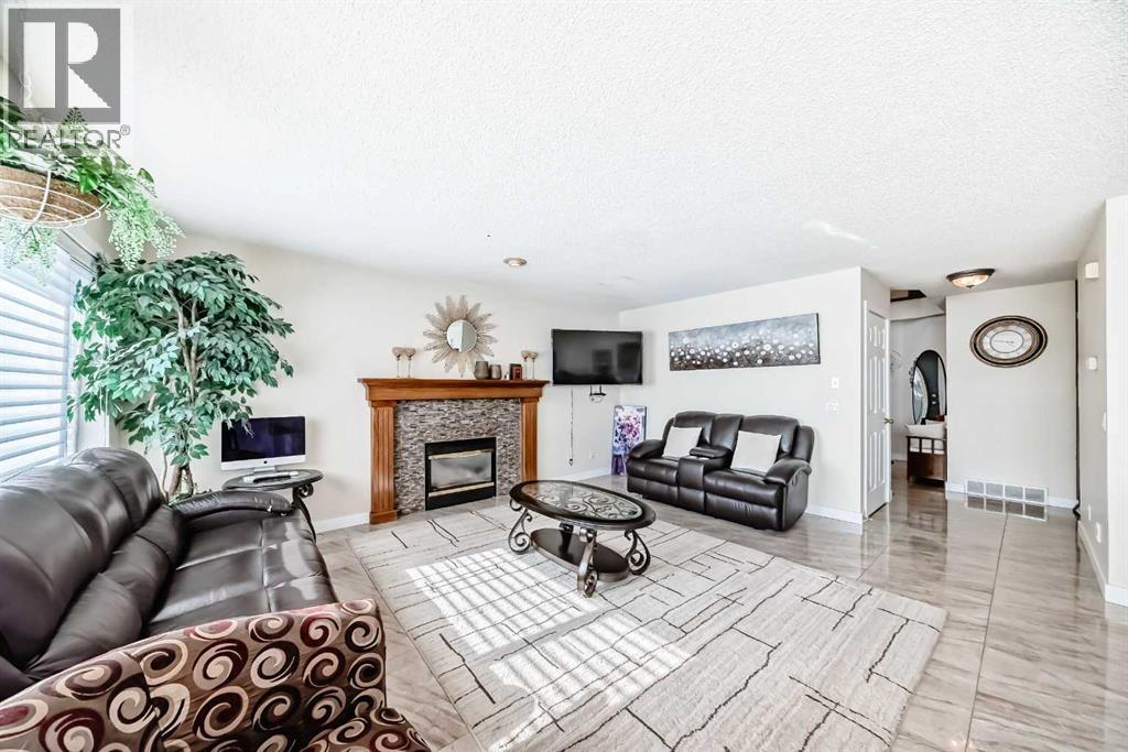 Single Family House for Sale in  Covette Bay NE Coventry Hills Calgary 