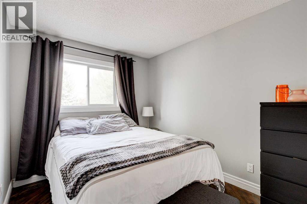Single Family House for Sale in  Mckinley Place SE McKenzie Lake Calgary 