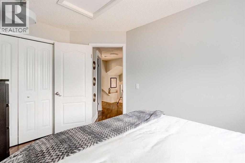 Single Family House for Sale in  Mckinley Place SE McKenzie Lake Calgary 