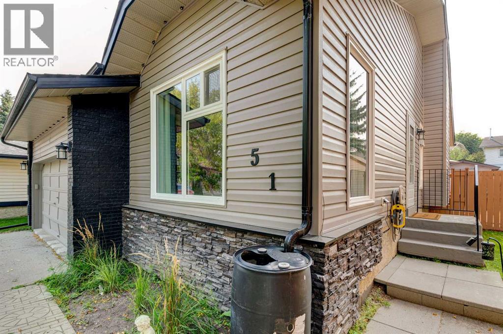 Single Family House for Sale in  Mckinley Place SE McKenzie Lake Calgary 