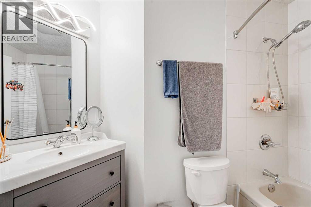 Single Family House for Sale in  Mckinley Place SE McKenzie Lake Calgary 