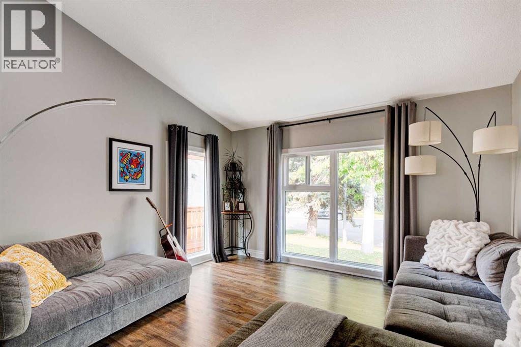 Single Family House for Sale in  Mckinley Place SE McKenzie Lake Calgary 