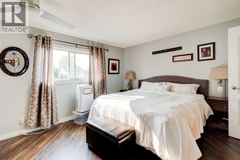 Single Family House for Sale in  Mckinley Place SE McKenzie Lake Calgary 
