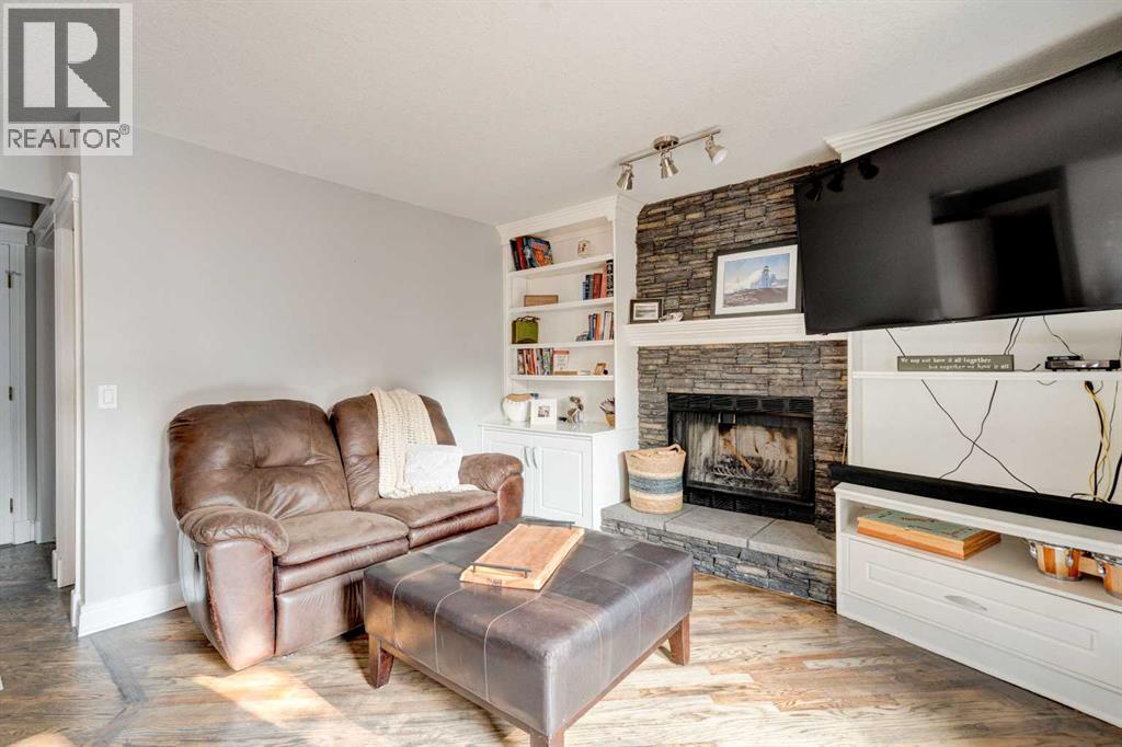 Single Family House for Sale in  Mckinley Place SE McKenzie Lake Calgary 