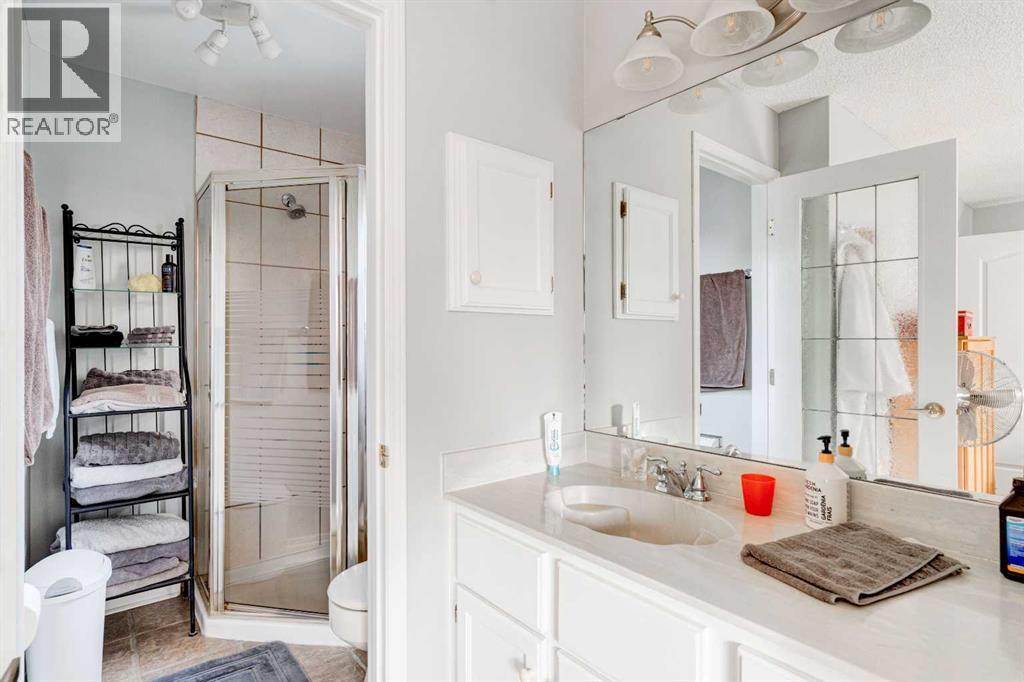 Single Family House for Sale in  Mckinley Place SE McKenzie Lake Calgary 