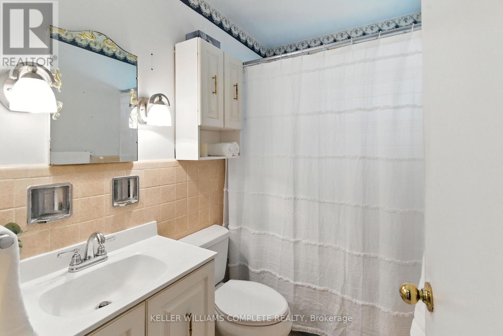 Single Family House for Sale in  BRUCEDALE AVENUE E Hamilton (Sherwood) 