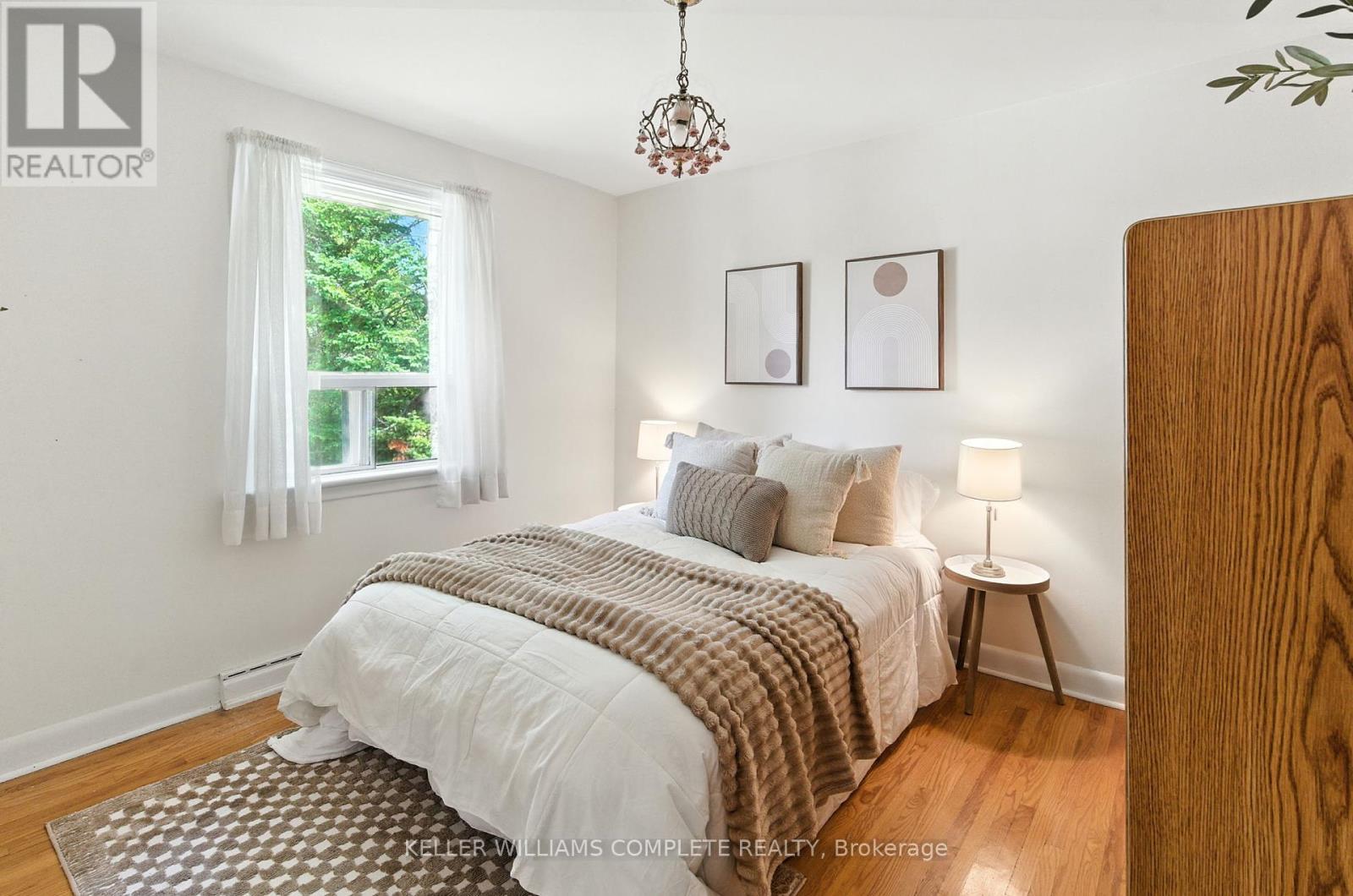 Single Family House for Sale in  BRUCEDALE AVENUE E Hamilton (Sherwood) 