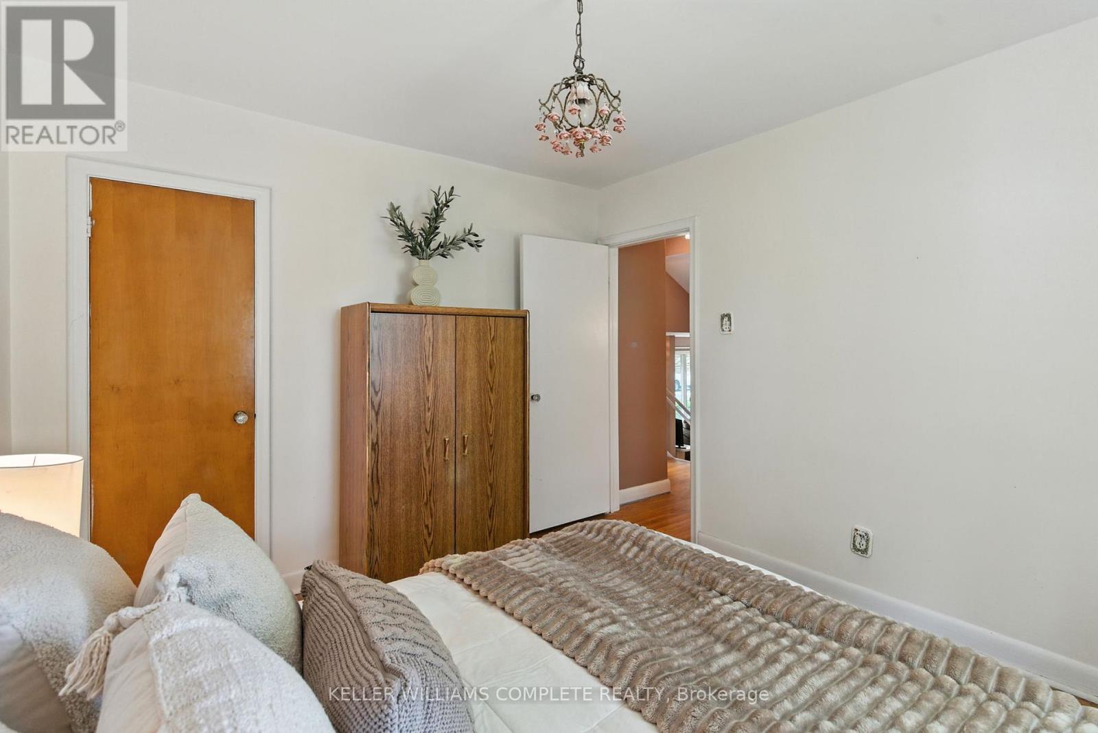 Single Family House for Sale in  BRUCEDALE AVENUE E Hamilton (Sherwood) 