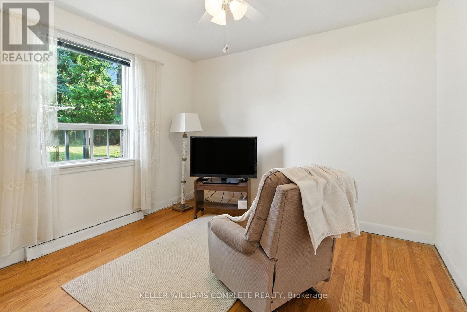 Single Family House for Sale in  BRUCEDALE AVENUE E Hamilton (Sherwood) 