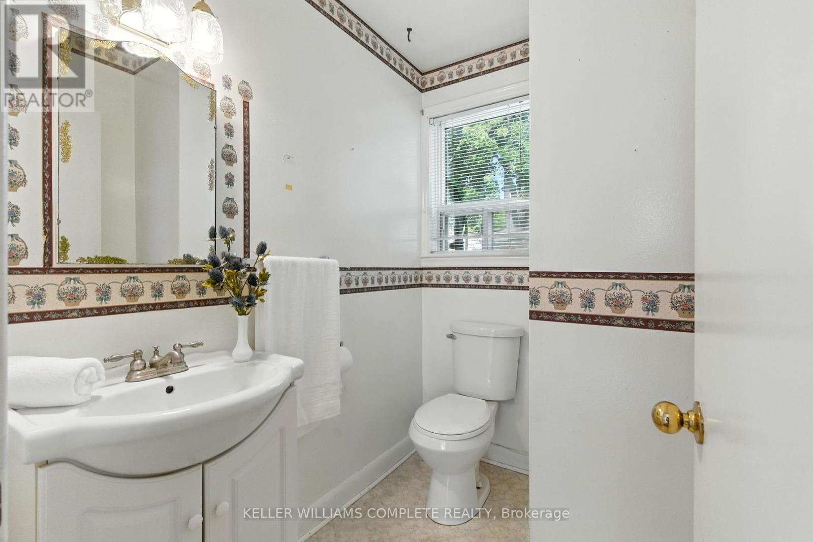 Single Family House for Sale in  BRUCEDALE AVENUE E Hamilton (Sherwood) 