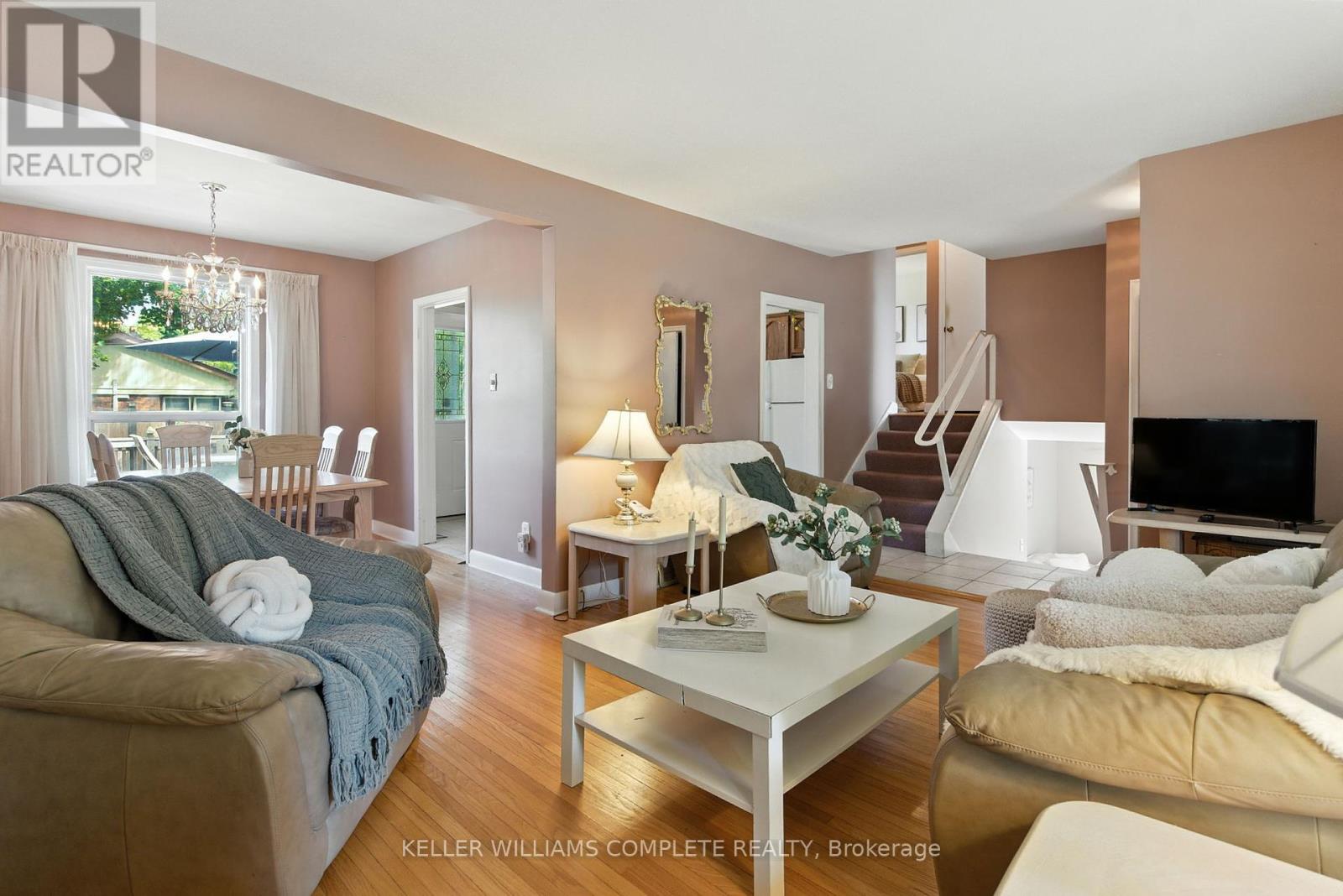 Single Family House for Sale in  BRUCEDALE AVENUE E Hamilton (Sherwood) 