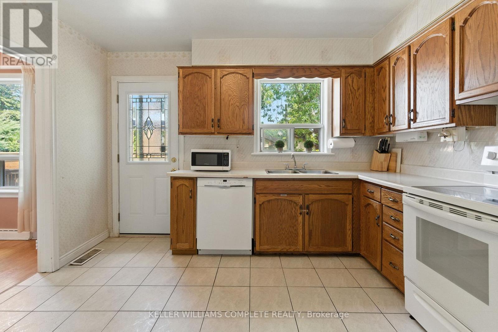 Single Family House for Sale in  BRUCEDALE AVENUE E Hamilton (Sherwood) 