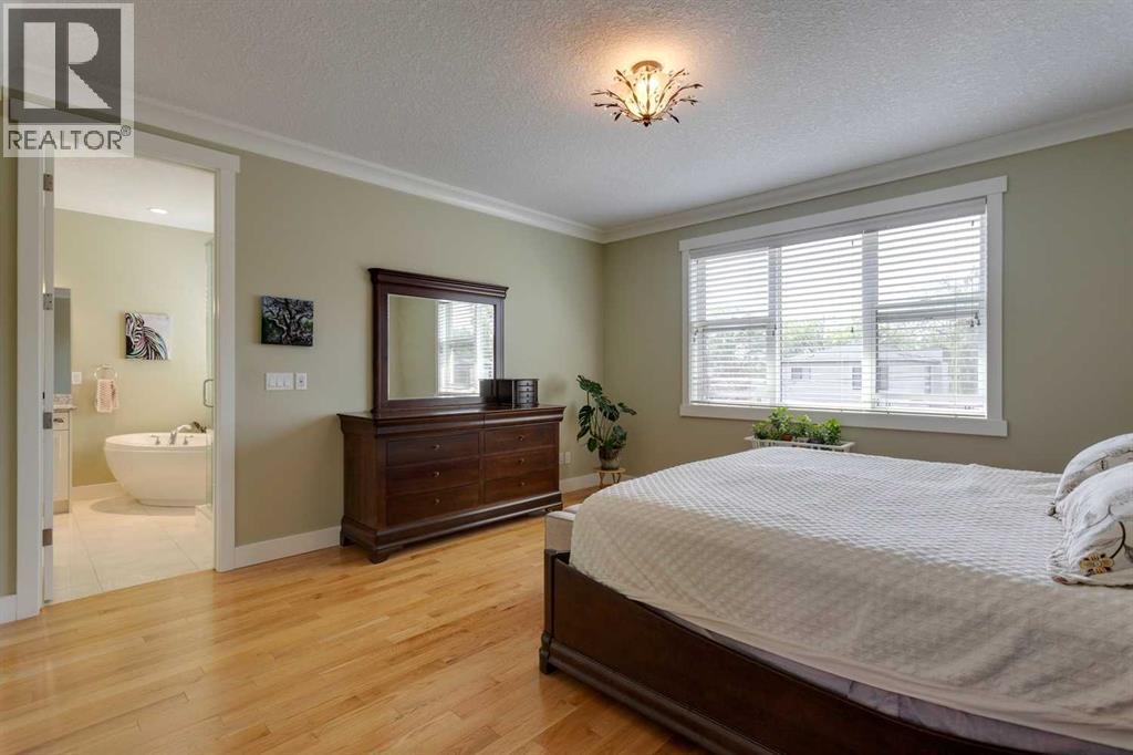 Single Family House for Sale in   Avenue NW Mount Pleasant Calgary 