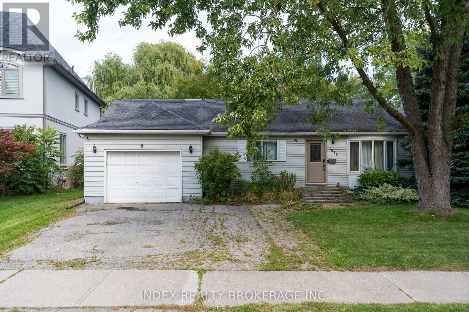1073 KENT AVENUE E - 3