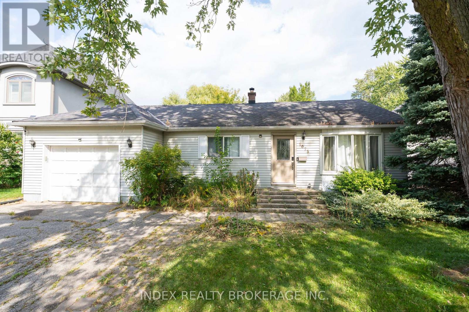 1073 KENT AVENUE E - 6