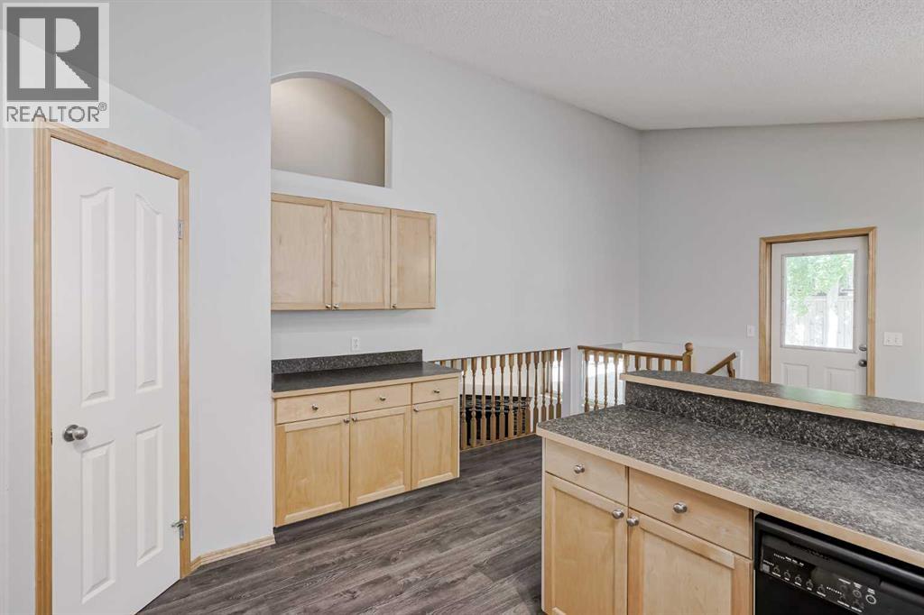 Single Family House 4 Level for Sale in  Panatella Drive NW Panorama Hills Calgary 