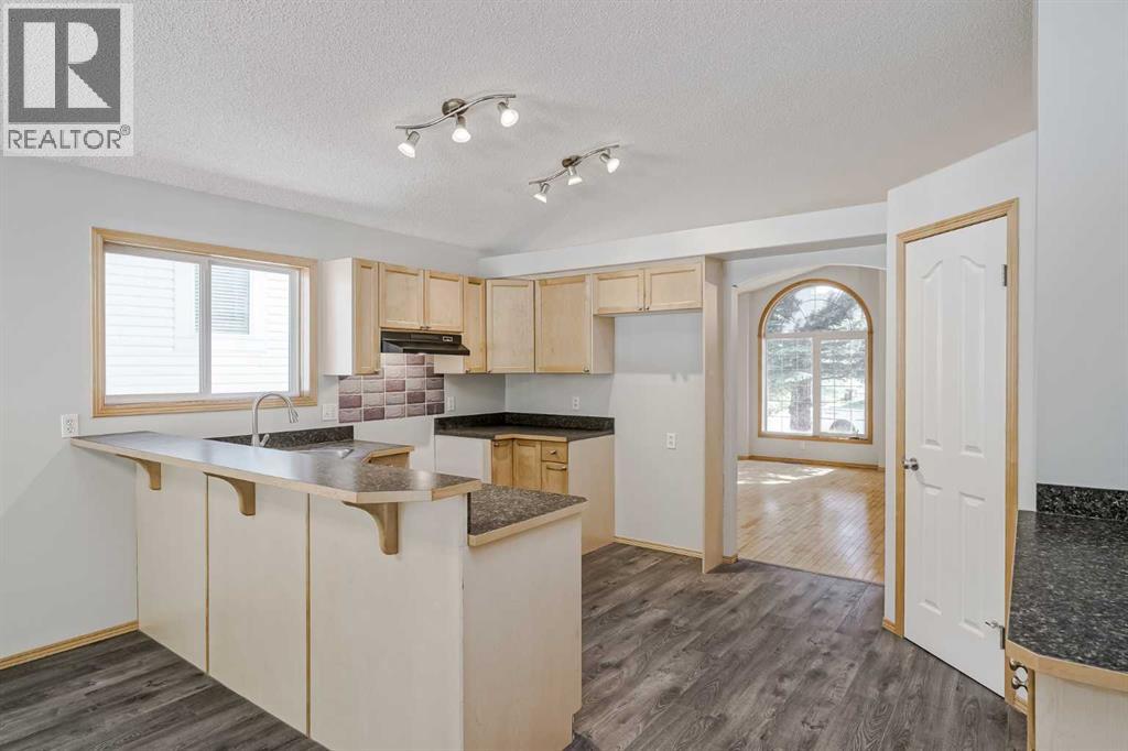 Single Family House 4 Level for Sale in  Panatella Drive NW Panorama Hills Calgary 