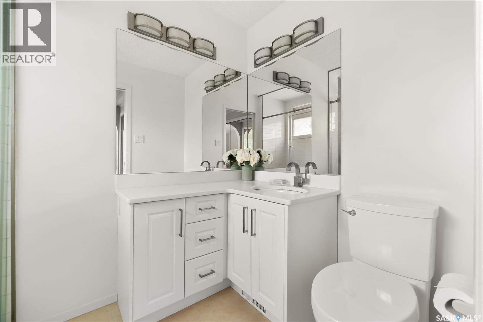 Single Family House 2 Level for Sale in  Lowry PLACE Regina 
