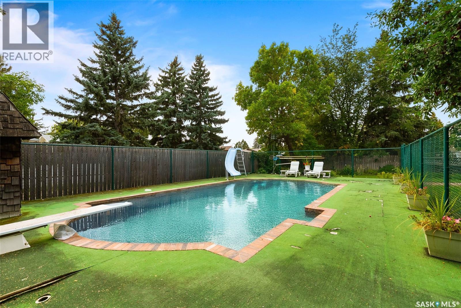 Single Family House 2 Level for Sale in  Lowry PLACE Regina 