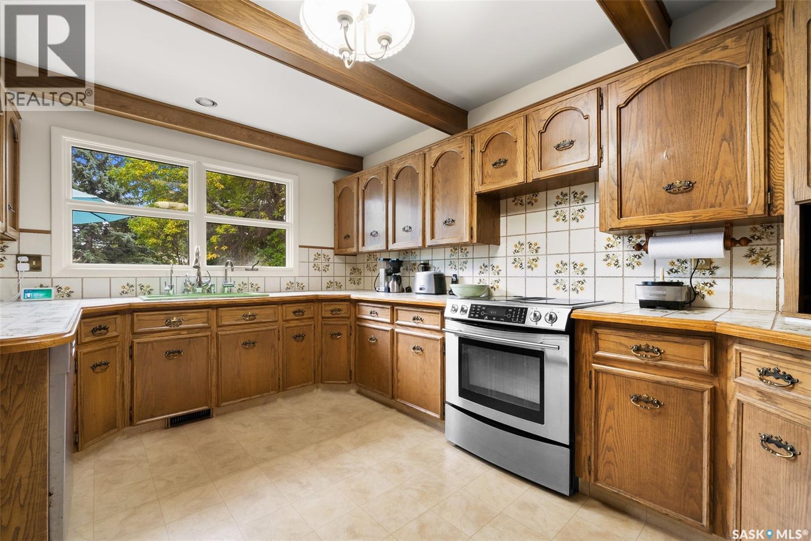 Single Family House 2 Level for Sale in  Lowry PLACE Regina 
