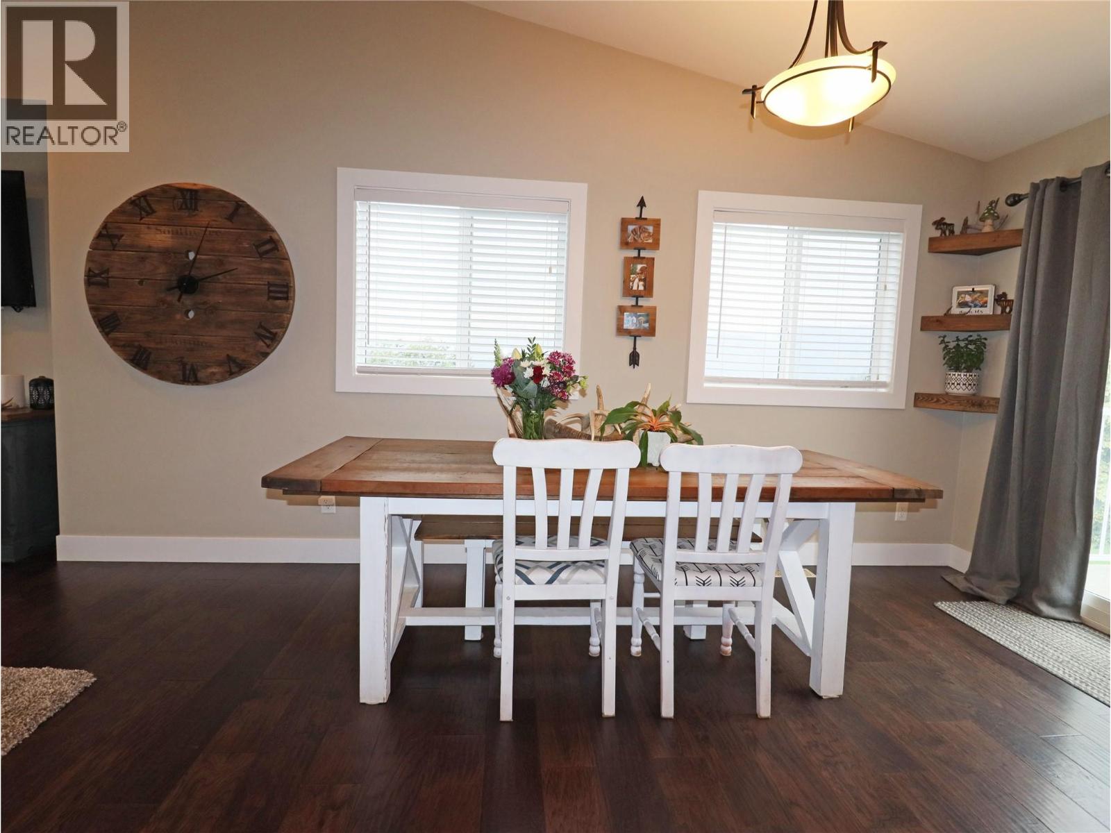 251 GOLDEN Way, Grand Forks