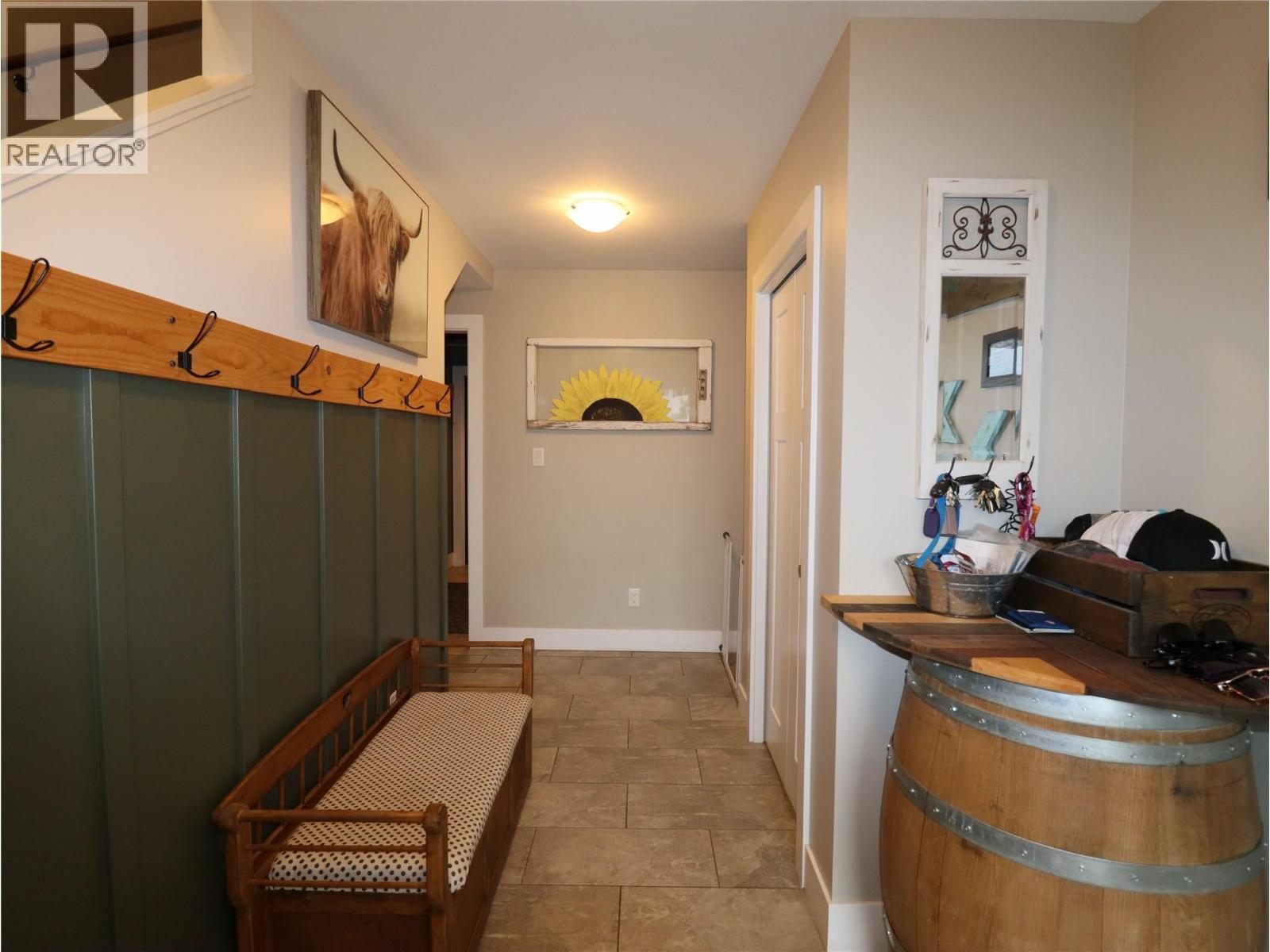 251 GOLDEN Way, Grand Forks