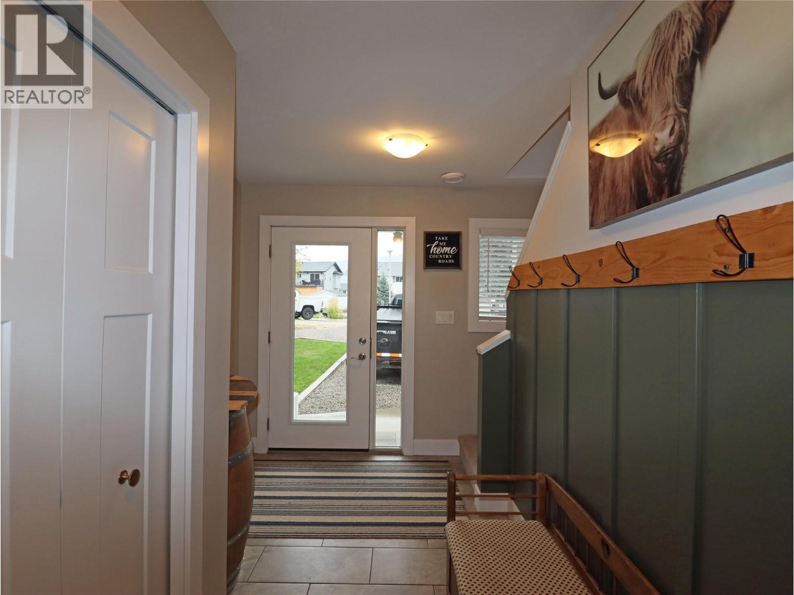 251 GOLDEN Way, Grand Forks