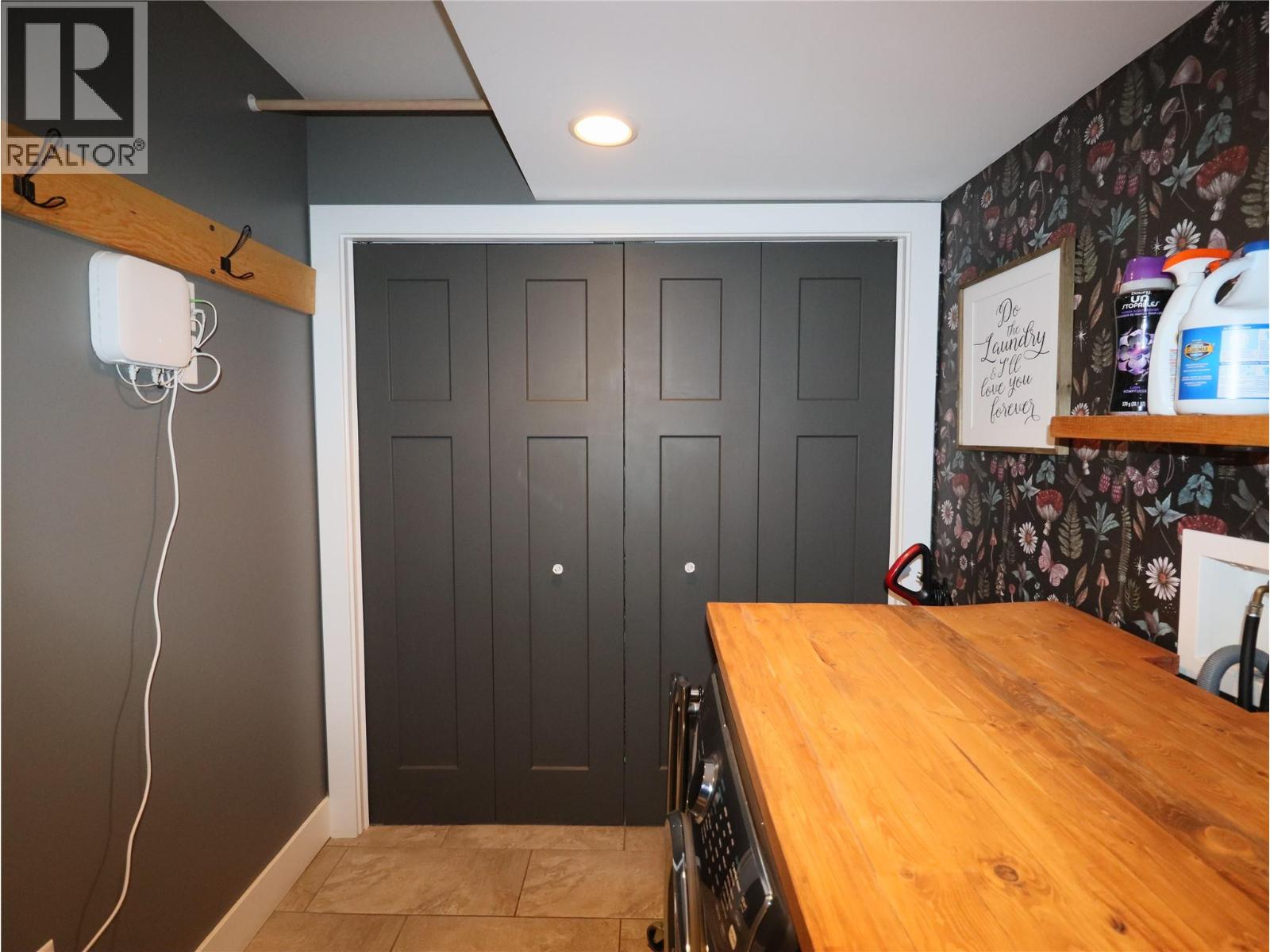 251 GOLDEN Way, Grand Forks