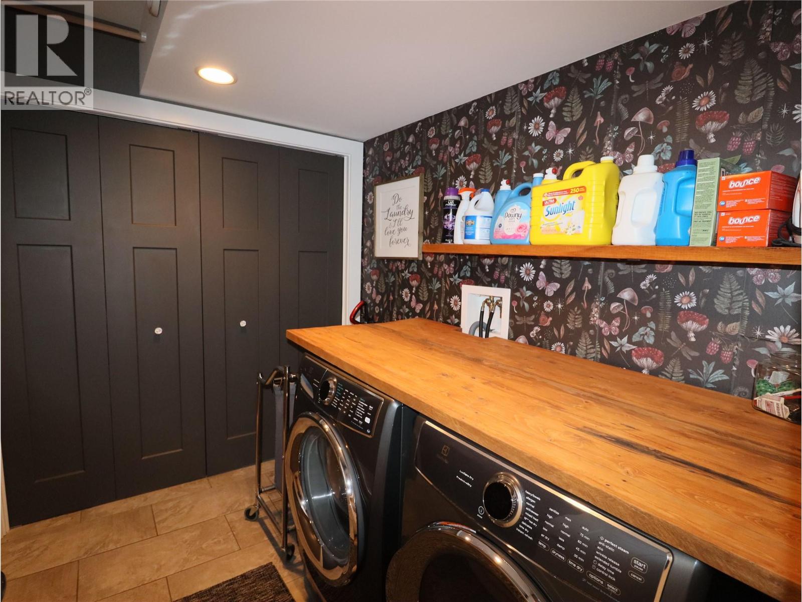 251 GOLDEN Way, Grand Forks