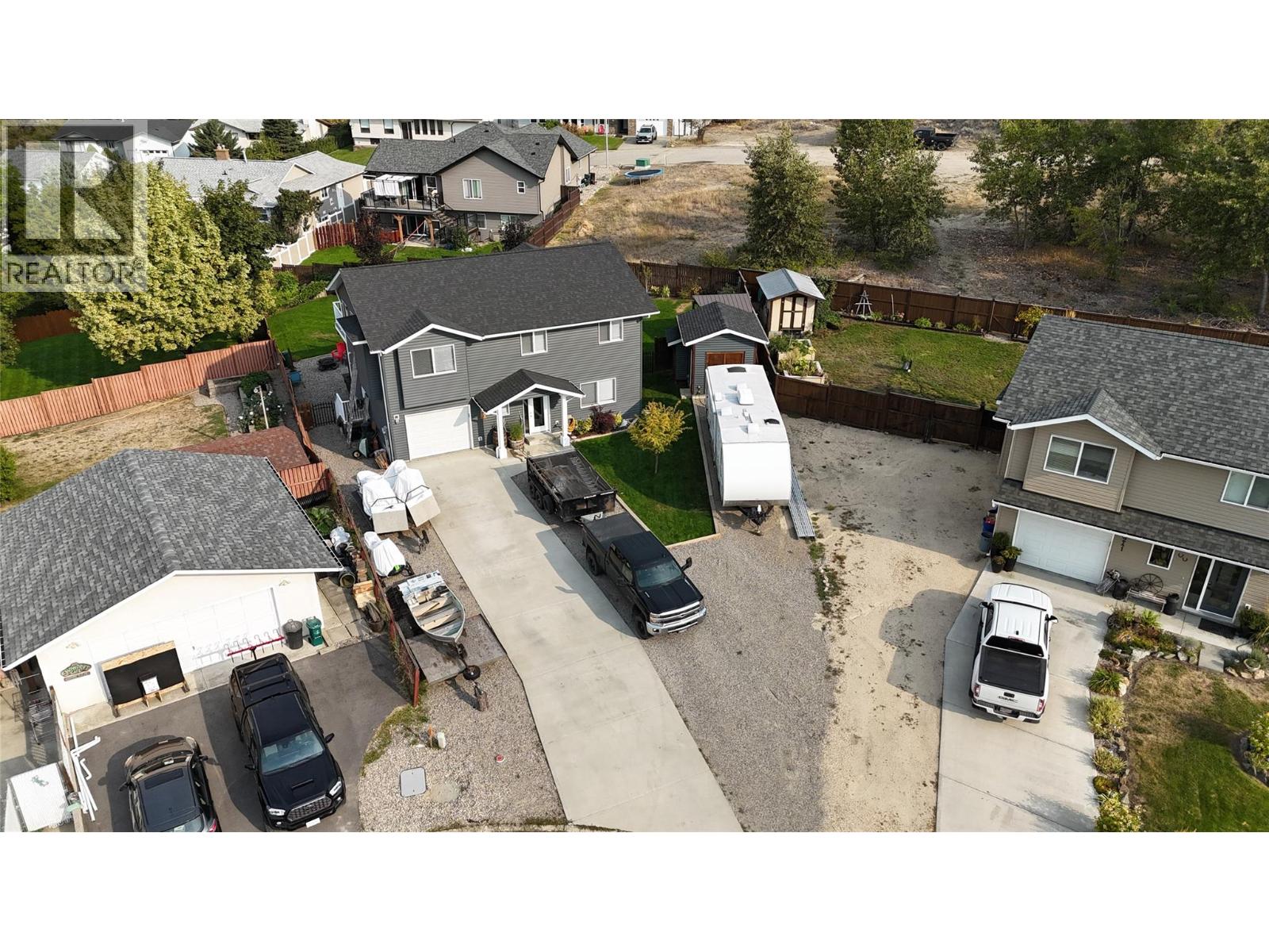 251 GOLDEN Way, Grand Forks