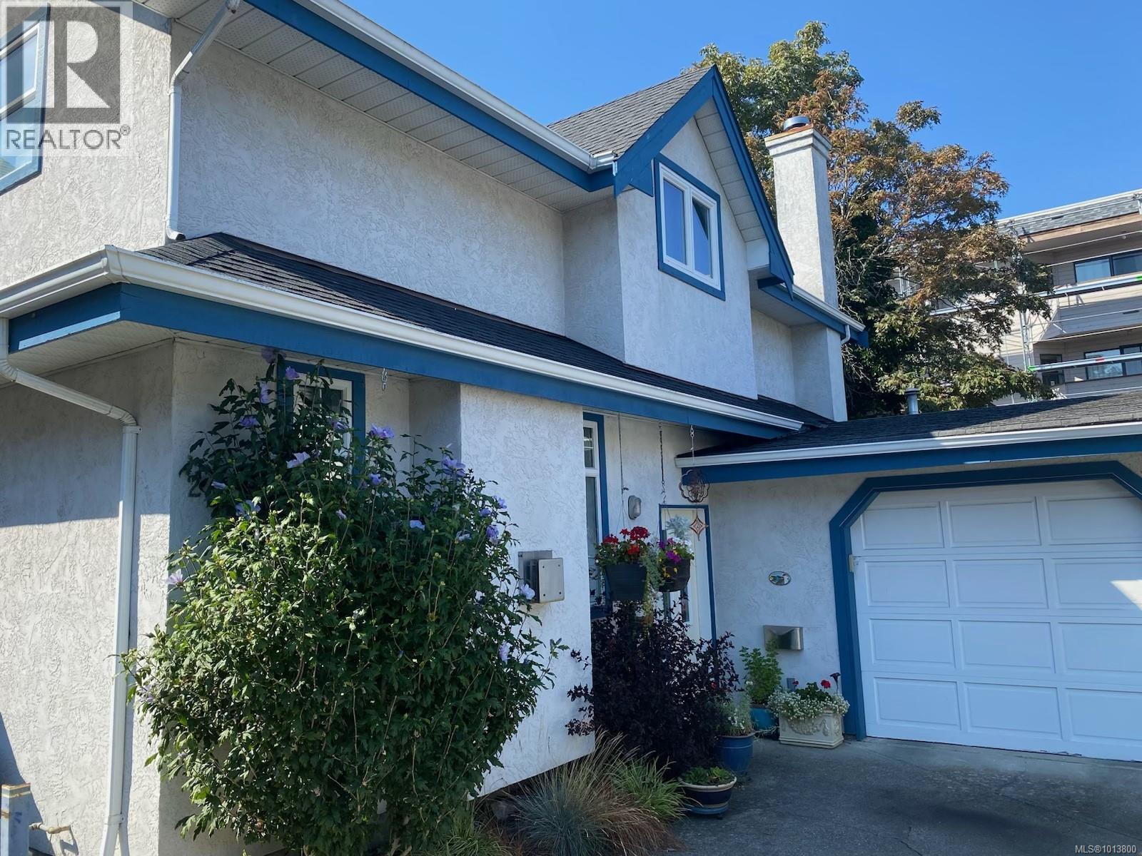2328 Shakespeare St, Victoria