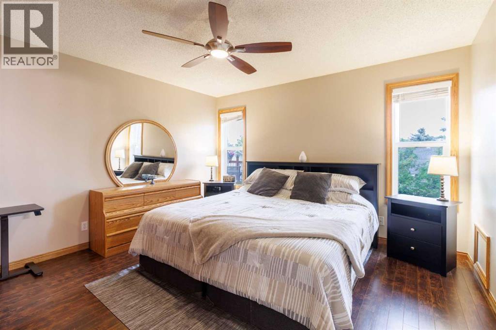 Single Family House 4 Level for Sale in  Macewan Ridge Gate NW MacEwan Glen Calgary 
