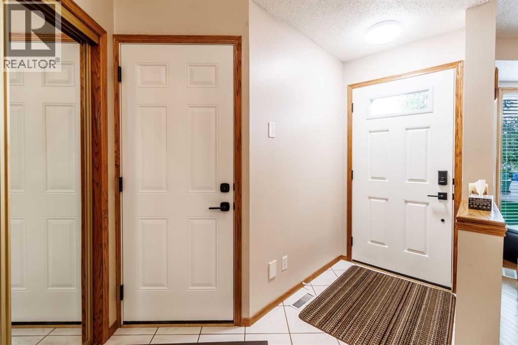 Single Family House 4 Level for Sale in  Macewan Ridge Gate NW MacEwan Glen Calgary 