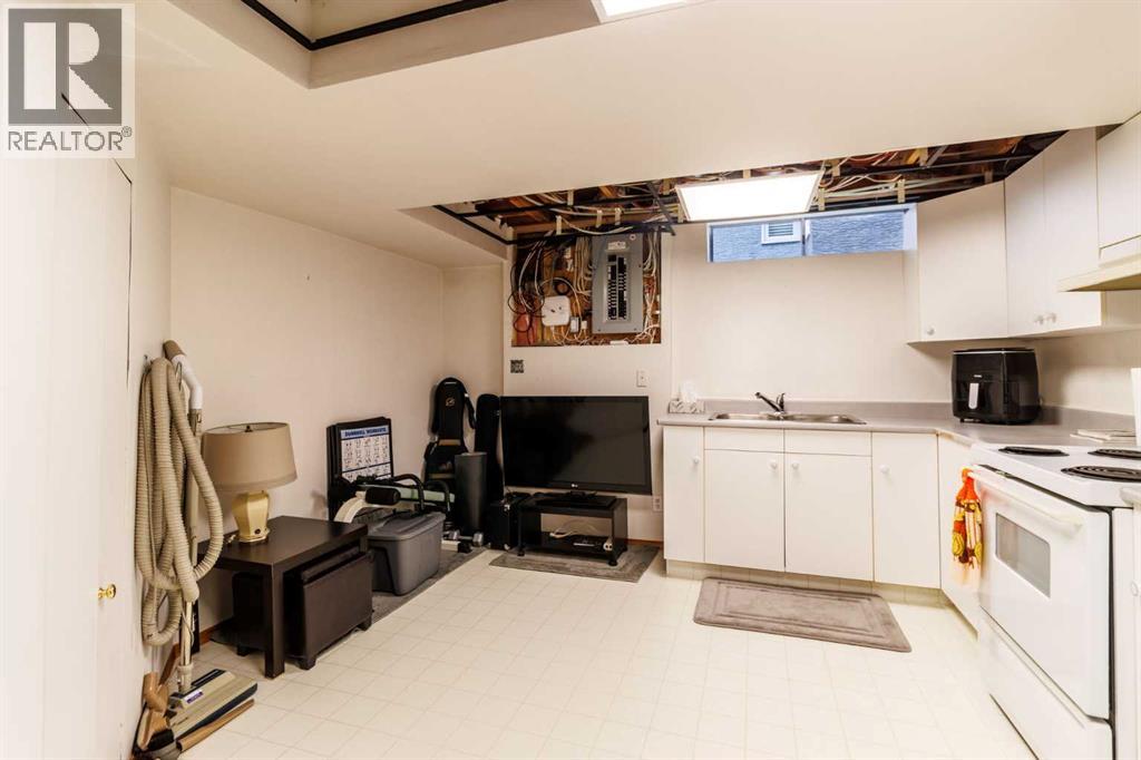 Single Family House 4 Level for Sale in  Macewan Ridge Gate NW MacEwan Glen Calgary 