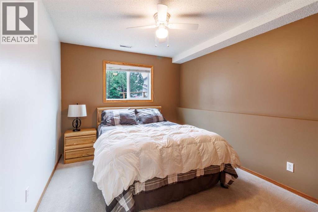 Single Family House 4 Level for Sale in  Macewan Ridge Gate NW MacEwan Glen Calgary 
