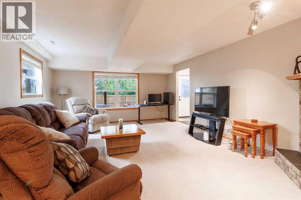 Single Family House 4 Level for Sale in  Macewan Ridge Gate NW MacEwan Glen Calgary 