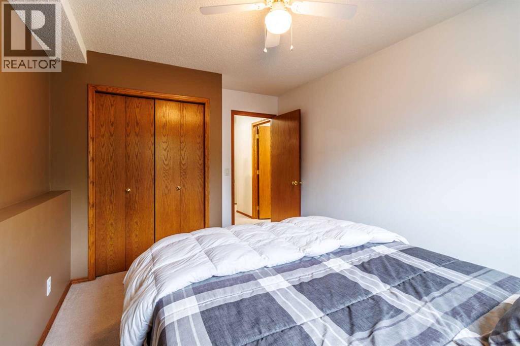 Single Family House 4 Level for Sale in  Macewan Ridge Gate NW MacEwan Glen Calgary 