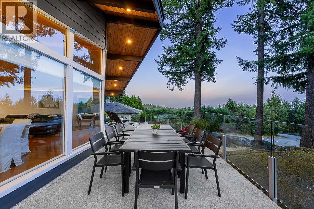 4375 WOODCREST ROAD, West Vancouver