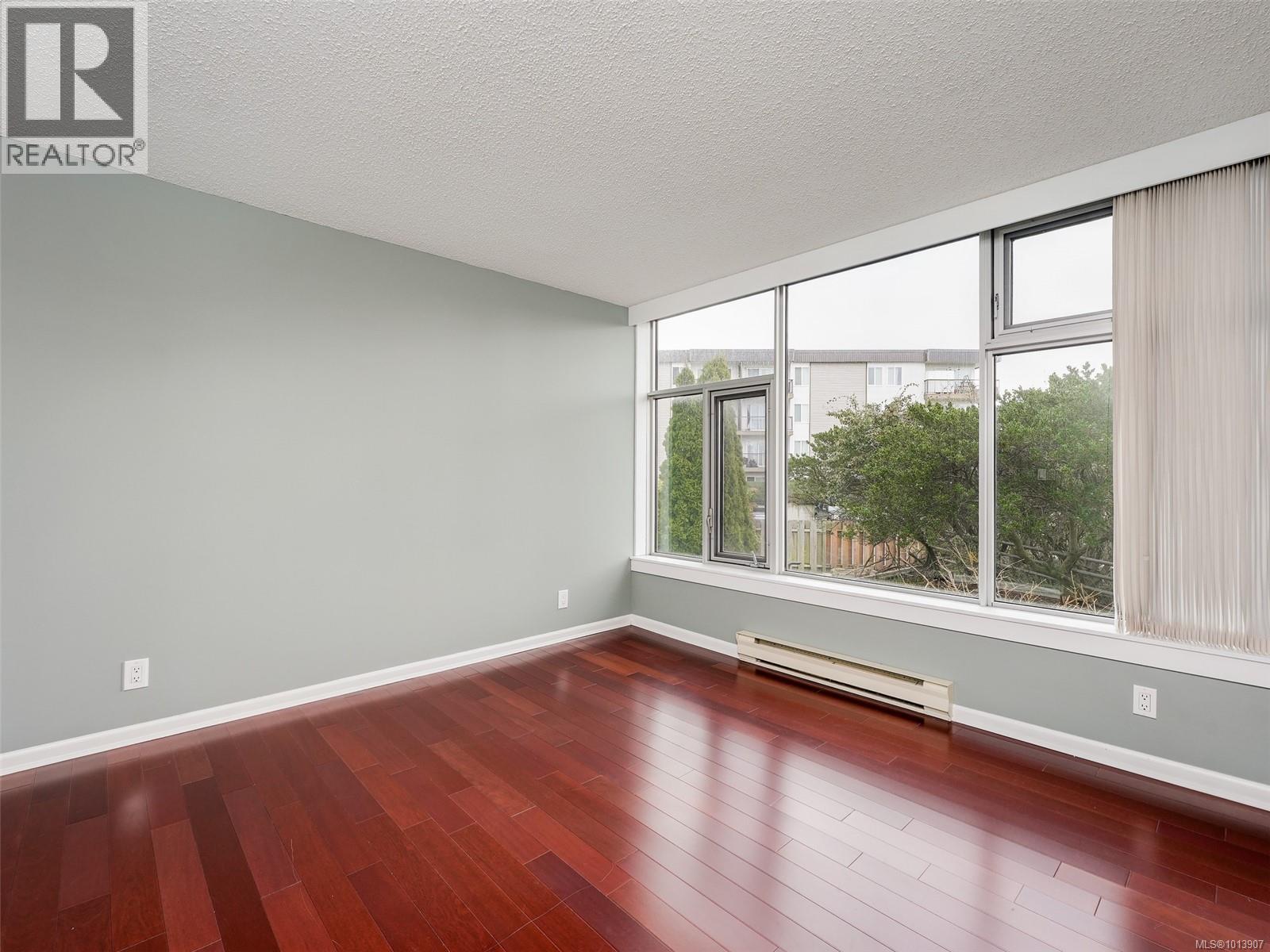 202 325 Maitland Street, Victoria