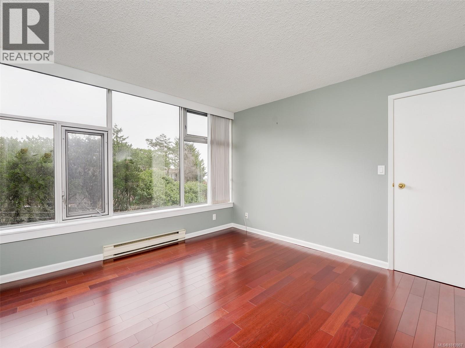 202 325 Maitland Street, Victoria